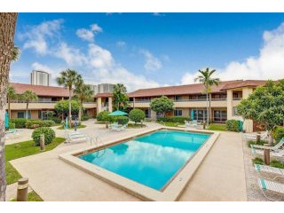 3 bedroom Residence For Sale: Singer..