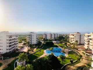 Excelente apartamento en urbanización cerrada con terraza..