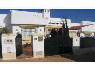 Town House - Situated in a great..