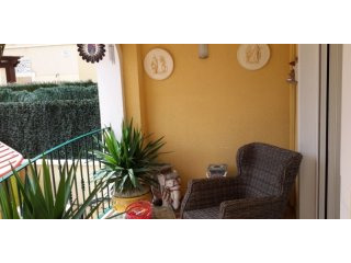 V1544 - Stunning 3 Bed Apartment In Old..