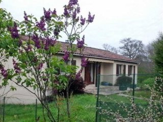 2 BedroomHouse With 1 Bedroom-Basement..