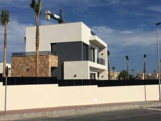 4 Bedroom 4 Bathroom Villa In..