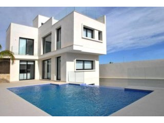 4 Bedroom 4 Bathroom Villa In Guardamar..