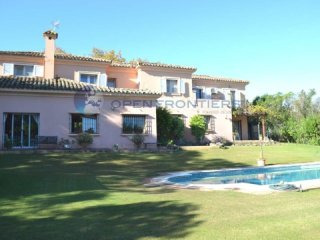 Sotogrande Alto: Spacious Family Home