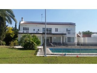 Villa for Rent on a large Plot in Geri..