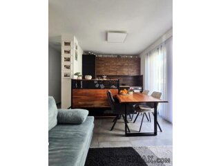TOP stan sa dvorištem u novogradnji