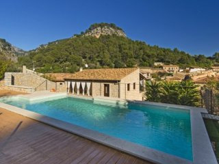 Wonderful Town House With Excellent..