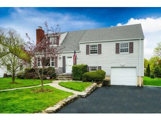 4 bedroom House For Sale: 33 Burdsall..