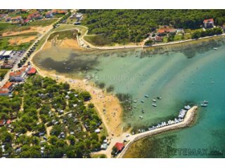 Atraktivno građevinsko zemljište s pogledom na more