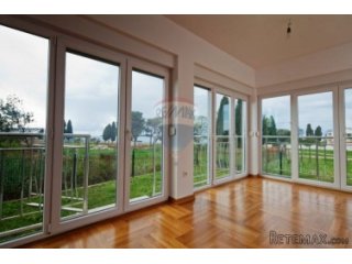 APARTMAN U FAŽANI 100M OD MORA I S PRIVATNIM BAZENOM