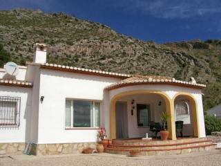 2 Bedrooms - Villa - Alicante - For Sale