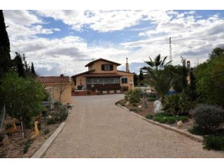 8 bedrooms across 3 villas - B and B..