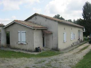 3 bedroom single storey house for rent