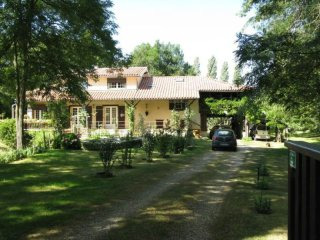 Well Renovated Villa With Pretty..