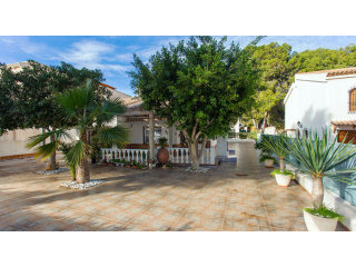 3 Bedrooms - Villa - Alicante - For Sale