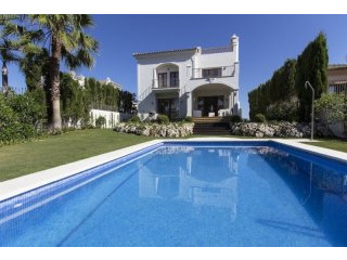4 Bedrooms - Villa - Malaga - For Sale