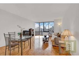2 bedroom Apartment For Sale: 215 WEST..