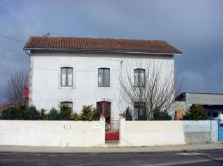 MAISON DE BOURG RENOVEE (4chbrs) AVEC..