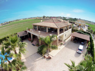 Exquisite 4 Bedroom Detached Villa With..