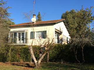 Villa For Sale With Large Garage..