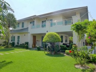 Greenfield Villas 4 - 5 bedroom pool..