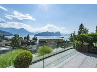LUXURIOUS RESIDENCE WITH SPECTACULAR..