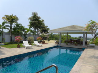 Siam Royal View: large 3 bedroom sea..