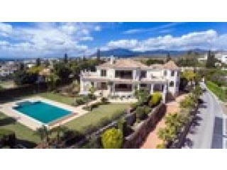 7 Bedrooms - Villa - Malaga - For Sale