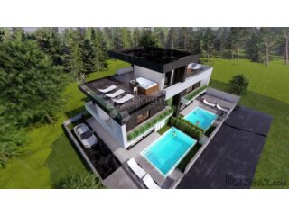 Dvoetažni apartman s bazenom -150m od mora