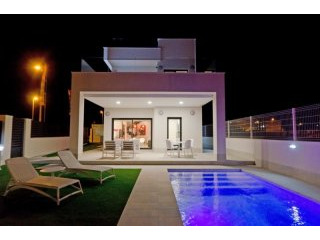 3 Bedrooms - Villa - Alicante - For Sale
