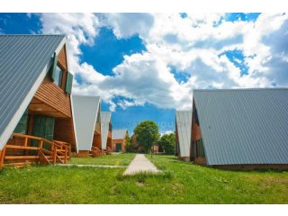 Hotel mit Bungalows und Restaurant im..