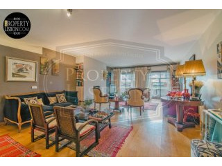 T4+1 Lisbon Apartment with private..