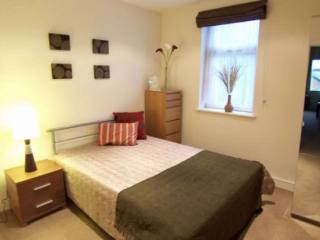 1-4 Roxbrough Ct, WF5 9QX