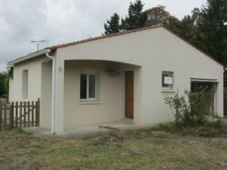 3 bedroom single storey house between..
