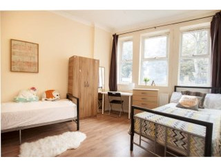 Twin with 2 single bed near East Ham..
