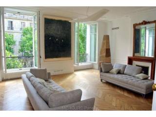 2 bedroom Flat For Sale: 75007 PARIS