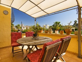 Very Well-Kept Villa With 2 Apartments