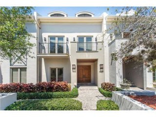 3 bedroom Town House For Sale: 7420 SW..