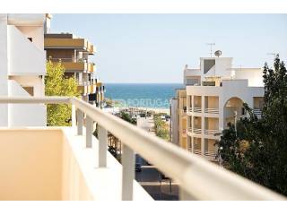 Brand new apartment just minutes walk..