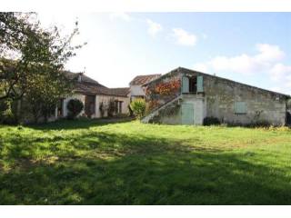 4 bedroom House For Sale: 86420 ENTRE..
