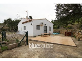Small finca in Calpe with mountain views