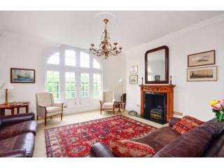 6 bed flat to rent in Parkside..