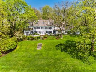7 bedroom House For Sale: 27 Clapboard..