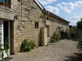 3 bedroomed stone house in very good..