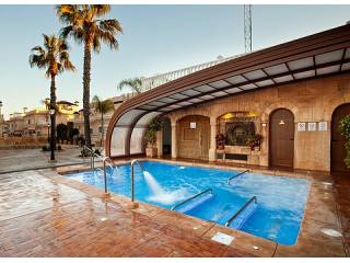 LUXURIOUS 3 BED APARTMENTS ON SPA RESORT