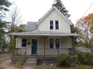 46 Norman St Manchester, CT, 06040..