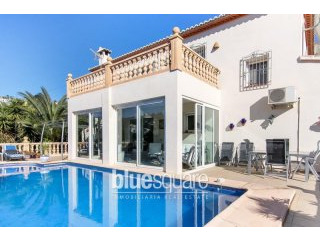 Fantastic villa with sea views