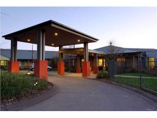 Regis Sherwood Park - Junction Village..