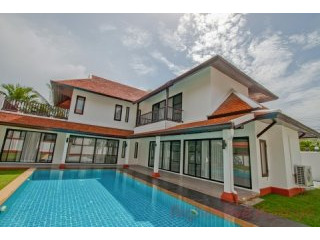 4 Bedroom House for sale in East..