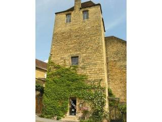 Beautiful Unique Grand Property In..